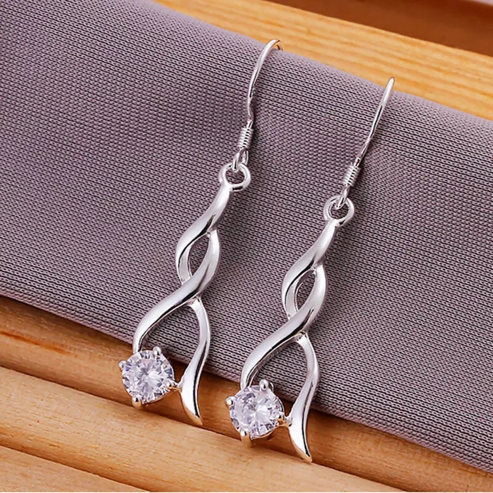 Gorgeous 925 Silver Drop Earrings White Sapphire - Picture 1 of 4